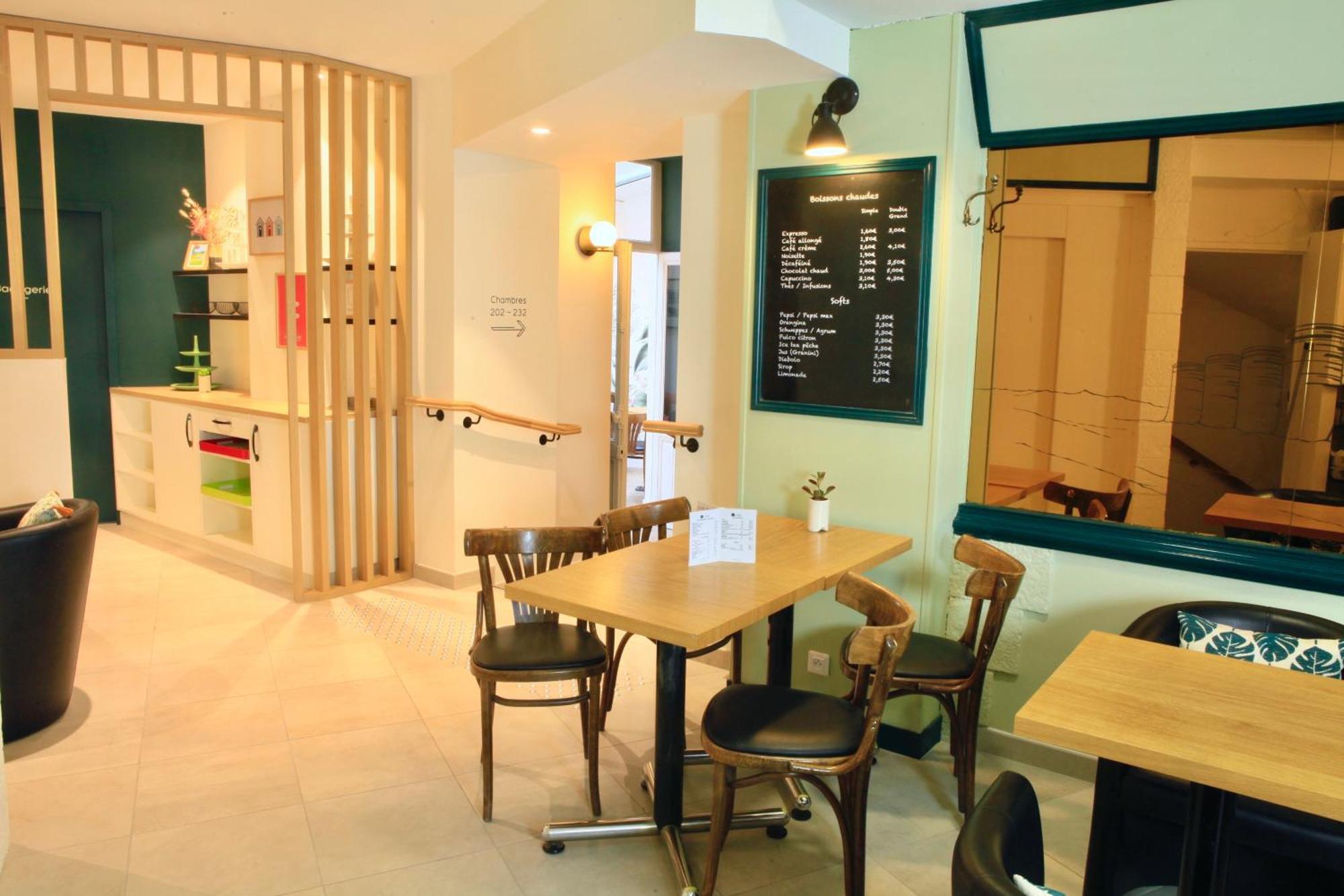 Logis Hotels- Hotel Marguerite D'Anjou Angers Chateau Kültér fotó