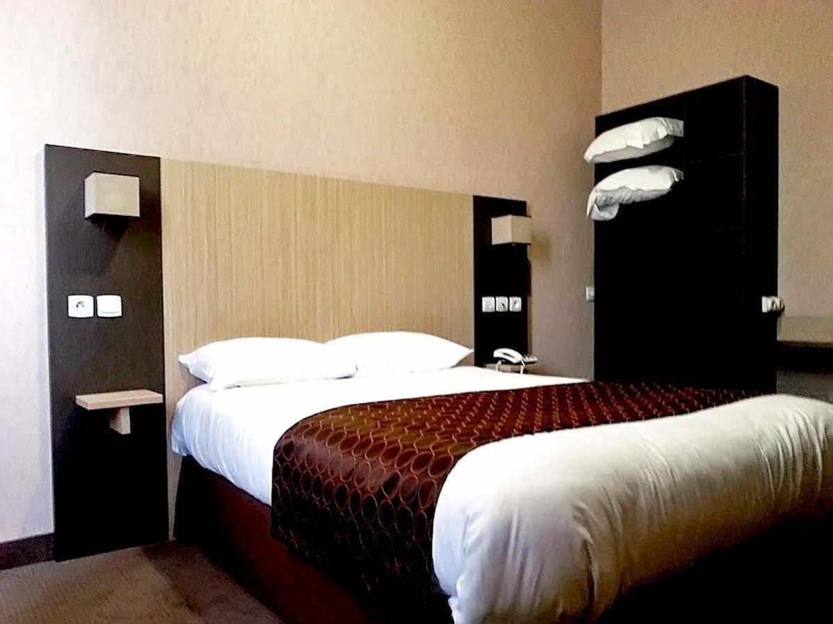 Logis Hotels- Hotel Marguerite D'Anjou Angers Chateau Kültér fotó